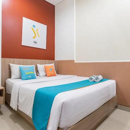 Sans Hotel Rajawali Surabaya By Reddoorz Krembangan Exterior foto