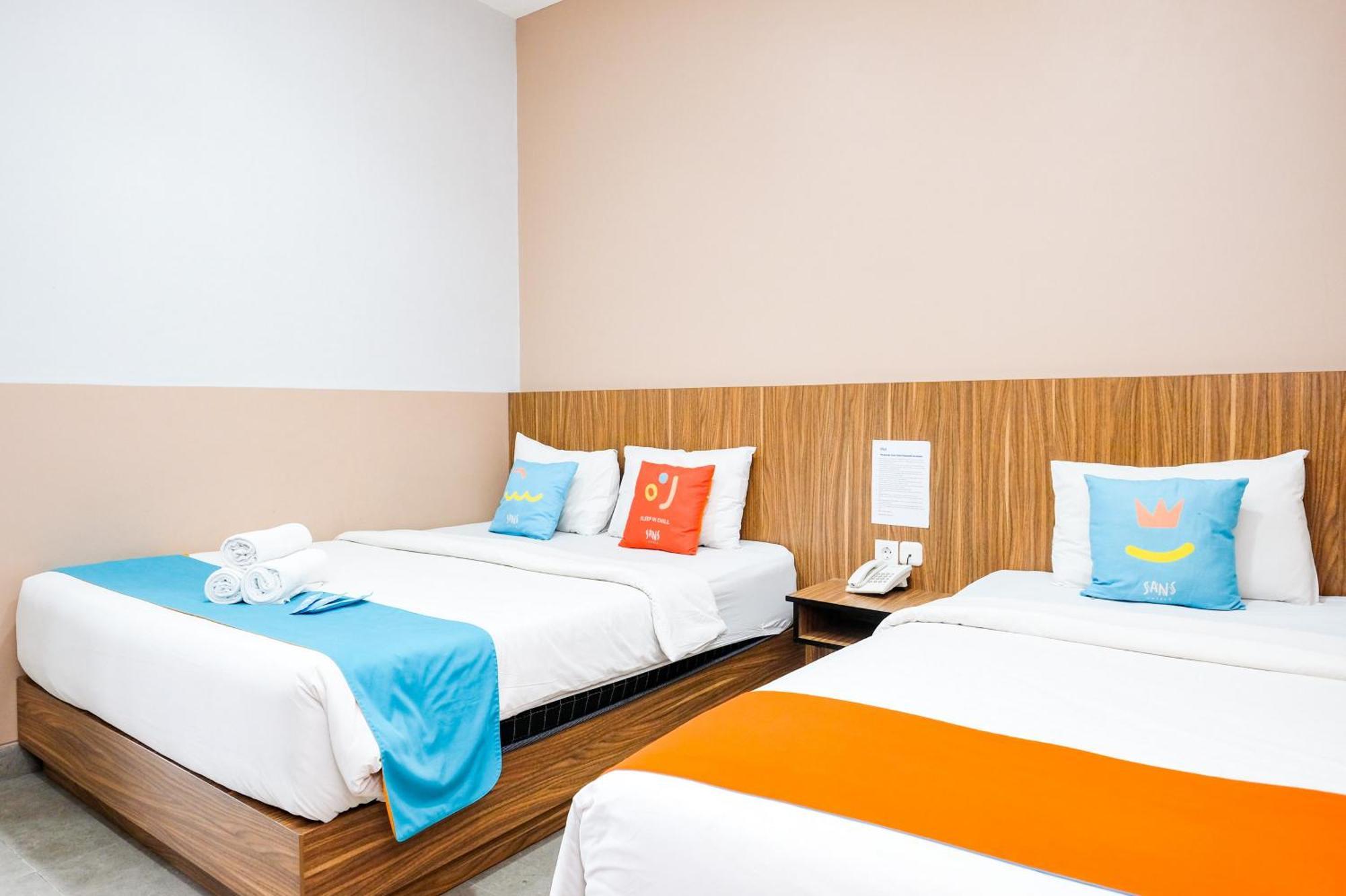 Sans Hotel Rajawali Surabaya By Reddoorz Krembangan Exterior foto