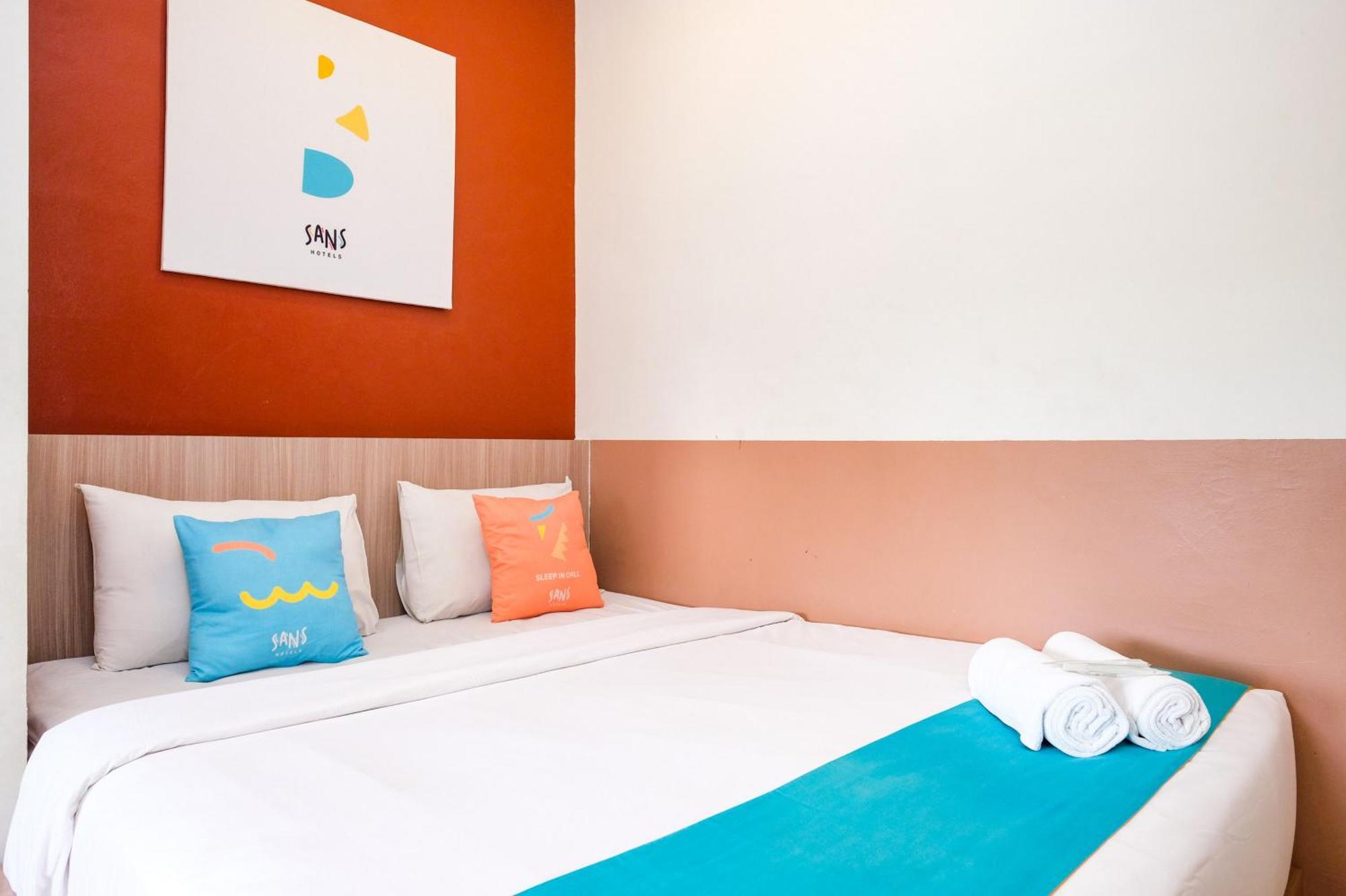 Sans Hotel Rajawali Surabaya By Reddoorz Krembangan Exterior foto